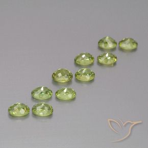 Pedras preciosas de Granada demantóide Verde Terroso Quente natural de 2.08 ct, oval, VS