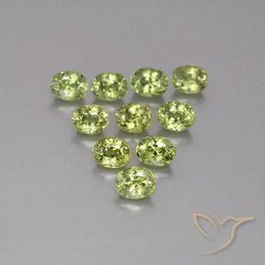 Pedras preciosas de Granada demantóide Medium Light Green natural de 2.84 ct, oval, VS