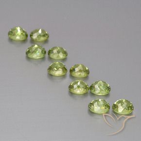 Pedras preciosas de Granada demantóide Medium Light Green natural de 2.84 ct, oval, VS