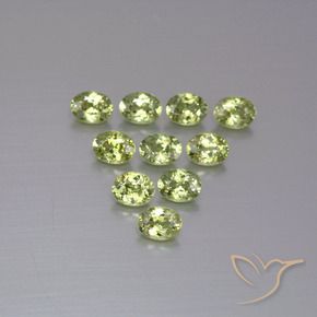 Pedras preciosas de Granada demantóide Verde oliva natural de 1.93 ct, oval, VS