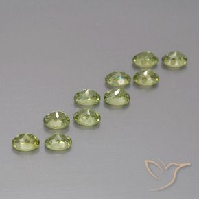 Pedras preciosas de Granada demantóide Verde oliva natural de 1.93 ct, oval, VS