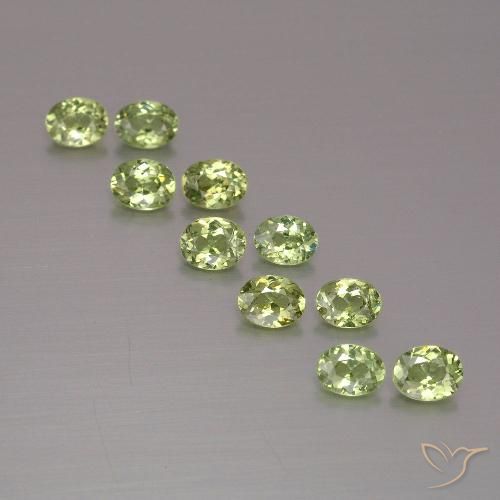 1.72ctw Natural Verde médio Granada demantóide, oval, VS