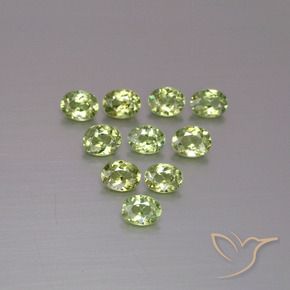 Pedras preciosas de Granada demantóide Verde médio natural de 1.72 ct, oval, VS
