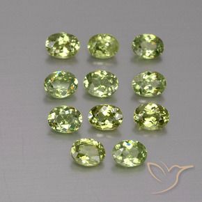 Pedras preciosas de Granada demantóide Verde oliva natural de 1.83 ct, oval, VS
