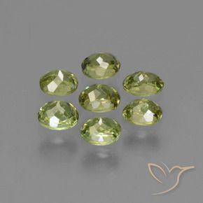 Pedras preciosas de Granada demantóide Verde floresta natural de 1.61 ct, oval, VS