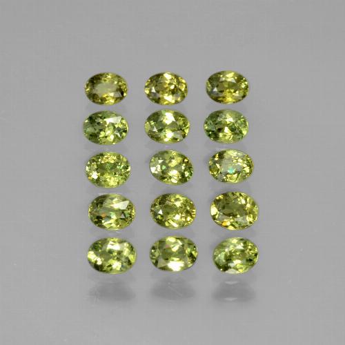 Pedras preciosas de Granada demantóide verde quente natural de 3.34 ct, Corte Oval, VS