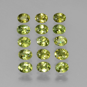 Pedras preciosas de Granada demantóide verde quente natural de 3.34 ct, Corte Oval, VS