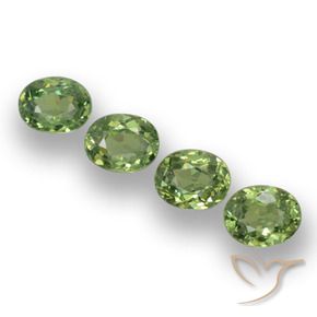 Pedras preciosas de Granada demantóide Verde floresta natural de 1.42 ct, oval, VS