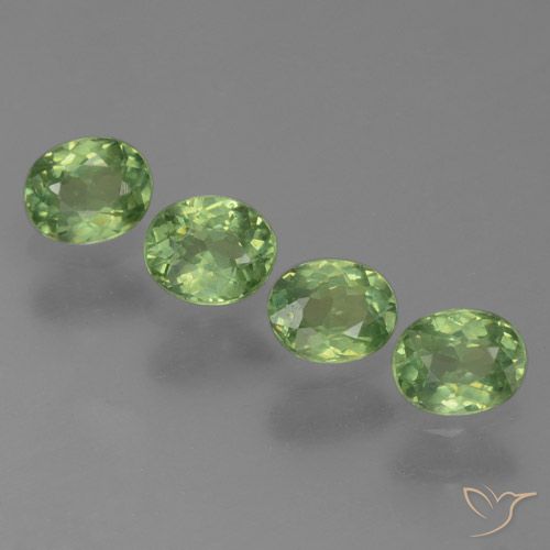 1.20ctw Natural Verde médio Granada demantóide, oval, VS