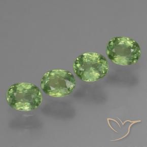 Pedras preciosas de Granada demantóide Verde médio natural de 1.20 ct, oval, VS