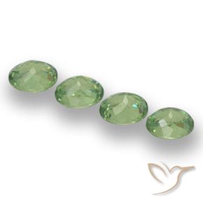 Pedras preciosas de Granada demantóide Verde Sábio Claro natural de 1.30 ct, oval, VS