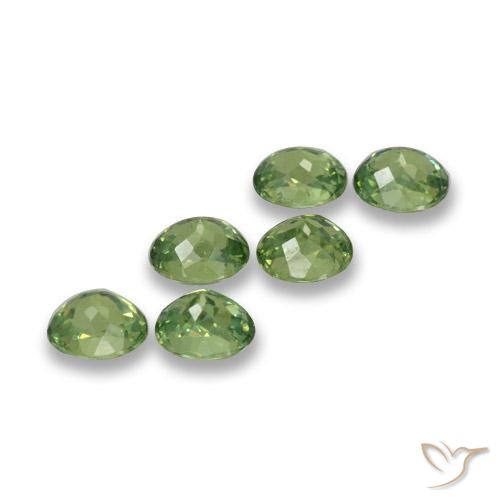 Pedras preciosas de Granada demantóide Verde floresta natural de 2.20 ct, oval, VS