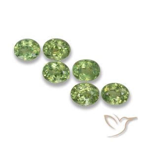 Pedras preciosas de Granada demantóide Verde floresta natural de 1.91 ct, oval, VS