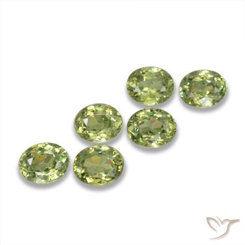 1.98ctw Natural Verde amarelado Granada demantóide, oval, VS