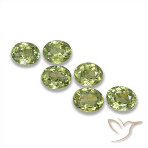 Pedras preciosas de Granada demantóide Verde amarelado natural de 1.98 ct, oval, VS