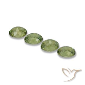 Pedras preciosas de Granada demantóide Verde floresta natural de 1.23 ct, oval, VS