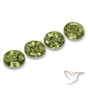 Pedras preciosas de Granada demantóide Verde médio natural de 1.30 ct, oval, VS