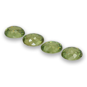 Pedras preciosas de granada demantoide verde natural de 1,66 ct, corte oval, VS