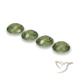 Pedras preciosas de Granada demantóide Verde floresta natural de 1.44 ct, oval, VS