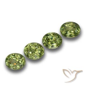 Pedras preciosas de Granada demantóide Verde Floresta Claro natural de 1.40 ct, oval, VS