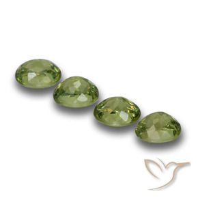 Pedras preciosas de Granada demantóide Verde Floresta Claro natural de 1.40 ct, oval, VS