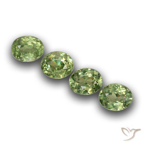 1.21ctw Natural Verde médio Granada demantóide, oval, VS