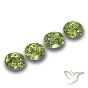 Pedras preciosas de Granada demantóide Verde Floresta Claro natural de 1.33 ct, oval, VS
