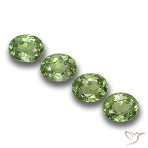 1.24ctw Natural Verde médio Granada demantóide, oval, VVS-VS