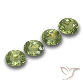 Pedras preciosas de Granada demantóide Luz verde natural de 1.27 ct, oval, VS