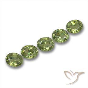 Pedras preciosas de Granada demantóide verde quente natural de 1.96 ct, oval, VS