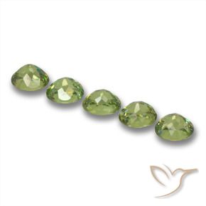 Pedras preciosas de Granada demantóide Verde Floresta Claro natural de 1.89 ct, oval, VS
