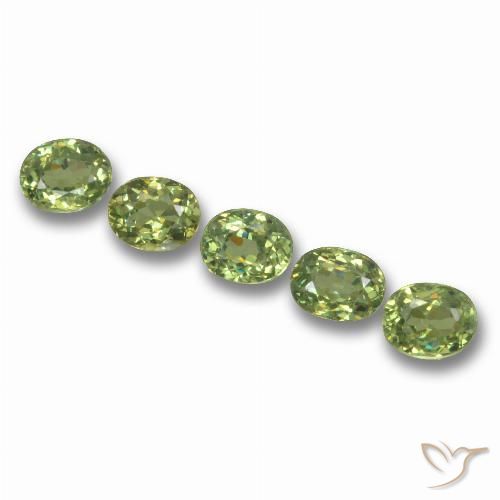 1.91ctw Natural Verde Floresta Claro Granada demantóide, oval, VS
