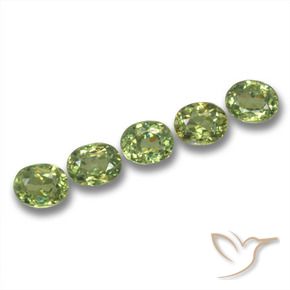 Pedras preciosas de Granada demantóide Verde Floresta Claro natural de 1.91 ct, oval, VS