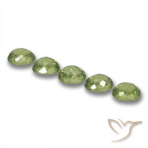 Pedras preciosas de Granada demantóide Verde Floresta Claro natural de 1.91 ct, oval, VS
