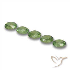 Pedras preciosas de Granada demantóide Verde médio natural de 1.57 ct, oval, VS