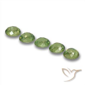 Pedras preciosas de Granada demantóide Verde floresta natural de 1.89 ct, oval, VS