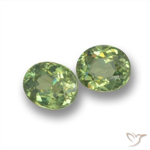 Pedras preciosas de Granada demantóide Verde médio natural de 0.96 ct, oval, VS