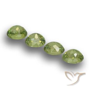Pedras preciosas de Granada demantóide Verde floresta natural de 1.53 ct, oval, VS