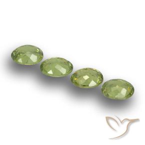 Pedras preciosas de Granada demantóide Verde floresta natural de 1.51 ct, oval, VS