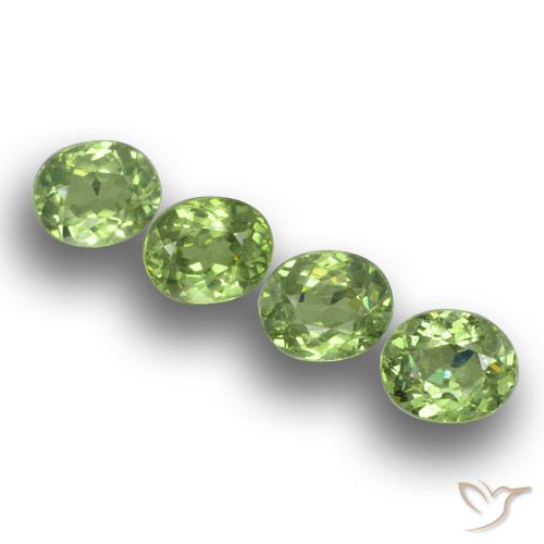 1.77ctw Natural Verde médio Granada demantóide, oval, VS