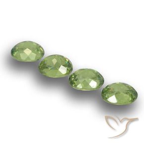 Pedras preciosas de Granada demantóide Verde médio natural de 1.77 ct, oval, VS