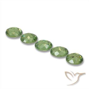 Pedras preciosas de Granada demantóide Verde floresta natural de 2.04 ct, oval, VS