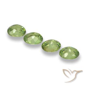 Pedras preciosas de Granada demantóide Verde médio natural de 1.34 ct, oval, VS
