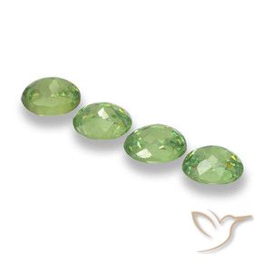Pedras preciosas de Granada demantóide verde pêra natural de 1.49 ct, oval, VS