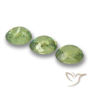 Pedras preciosas de Granada demantóide Amarelo verde natural de 1.13 ct, oval, VS