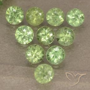 Pedras preciosas de Granada demantóide Luz verde natural de 1.70 ct, Redondo, VS-SI