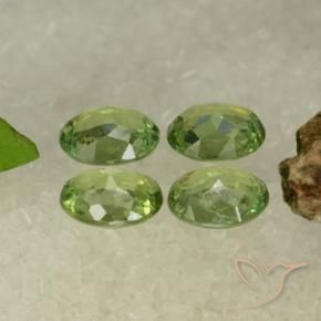 Pedras preciosas de Granada demantóide Amarelo verde natural de 1.68 ct, oval, VS