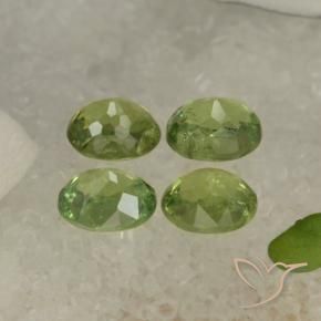 Pedras preciosas de Granada demantóide verde pêra natural de 1.84 ct, oval, VS