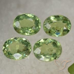 Pedras preciosas de Granada demantóide Verde médio natural de 1.75 ct, oval, VS
