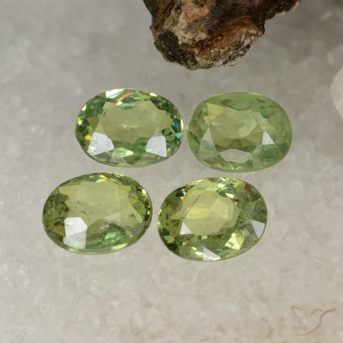 1.40ctw Natural verde pêra Granada demantóide, oval, VS